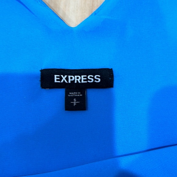 Blue flowy tank top, worn once - Picture 2 of 3